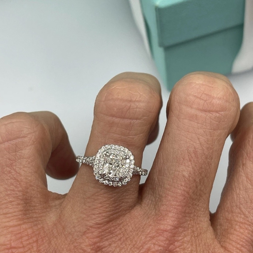 Tiffany & Co. Soleste 1.06 Ct Cushion Diamond Platinum Engagement Ring $15000 - Picture 10 of 15